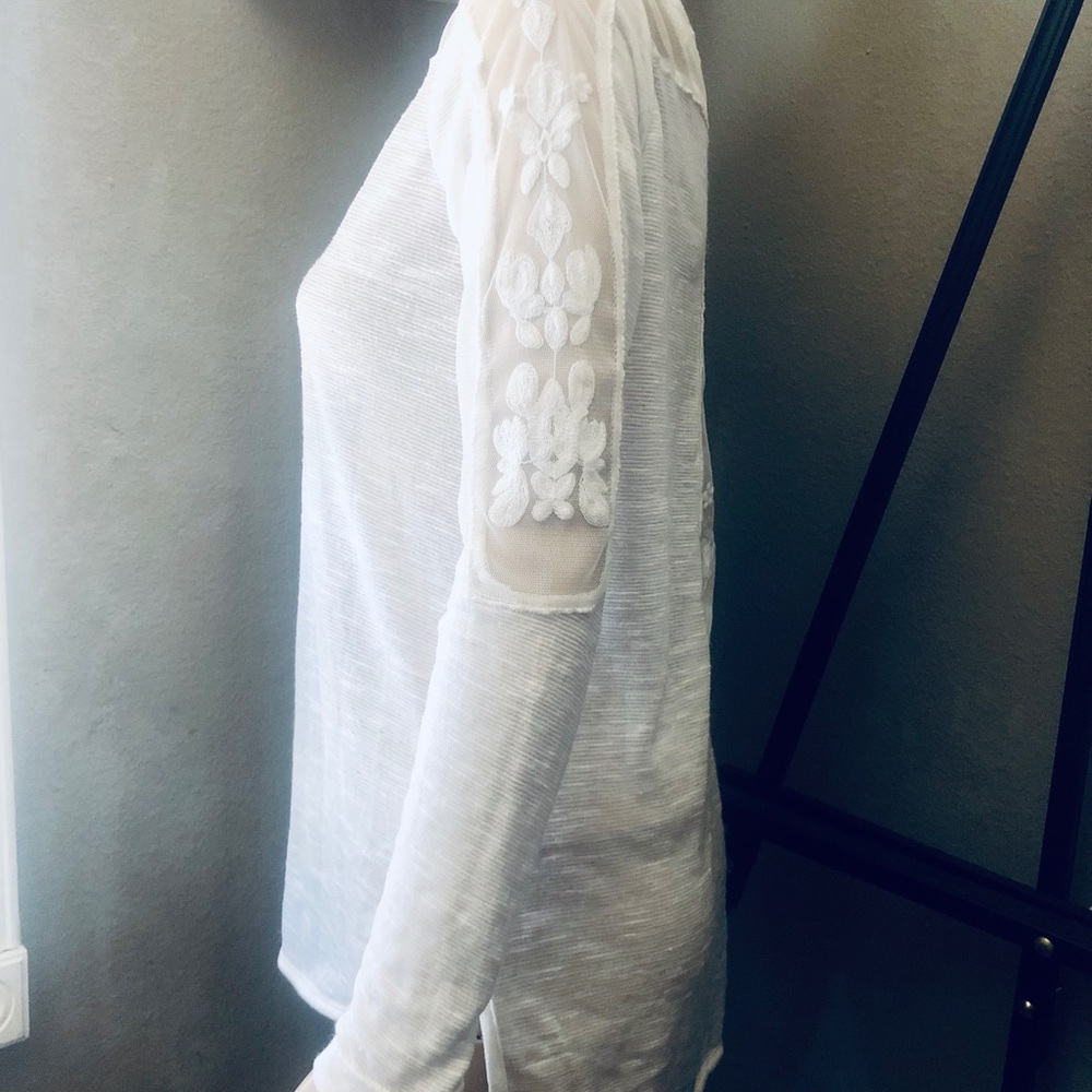 White lacy top - Picture 7 of 7